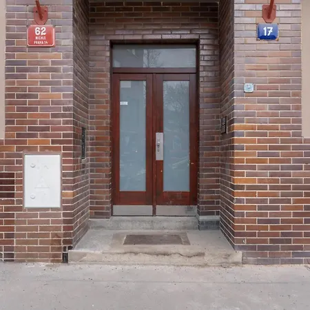 Modern Near Metro, Pankrác Apartamento